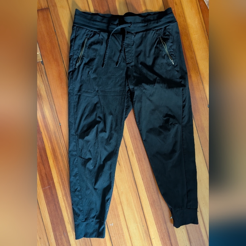 Athleta Black Trekkie North Joggers | Women's 14